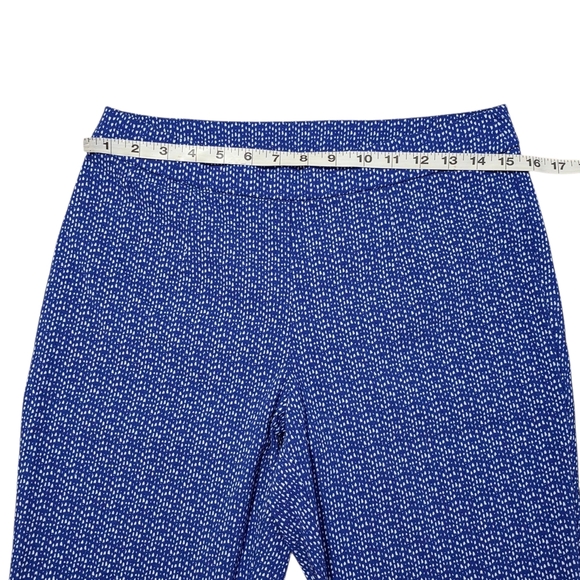 Briggs Petite Size 8 Blue And White Patterned Shorts - Picture 3 of 6